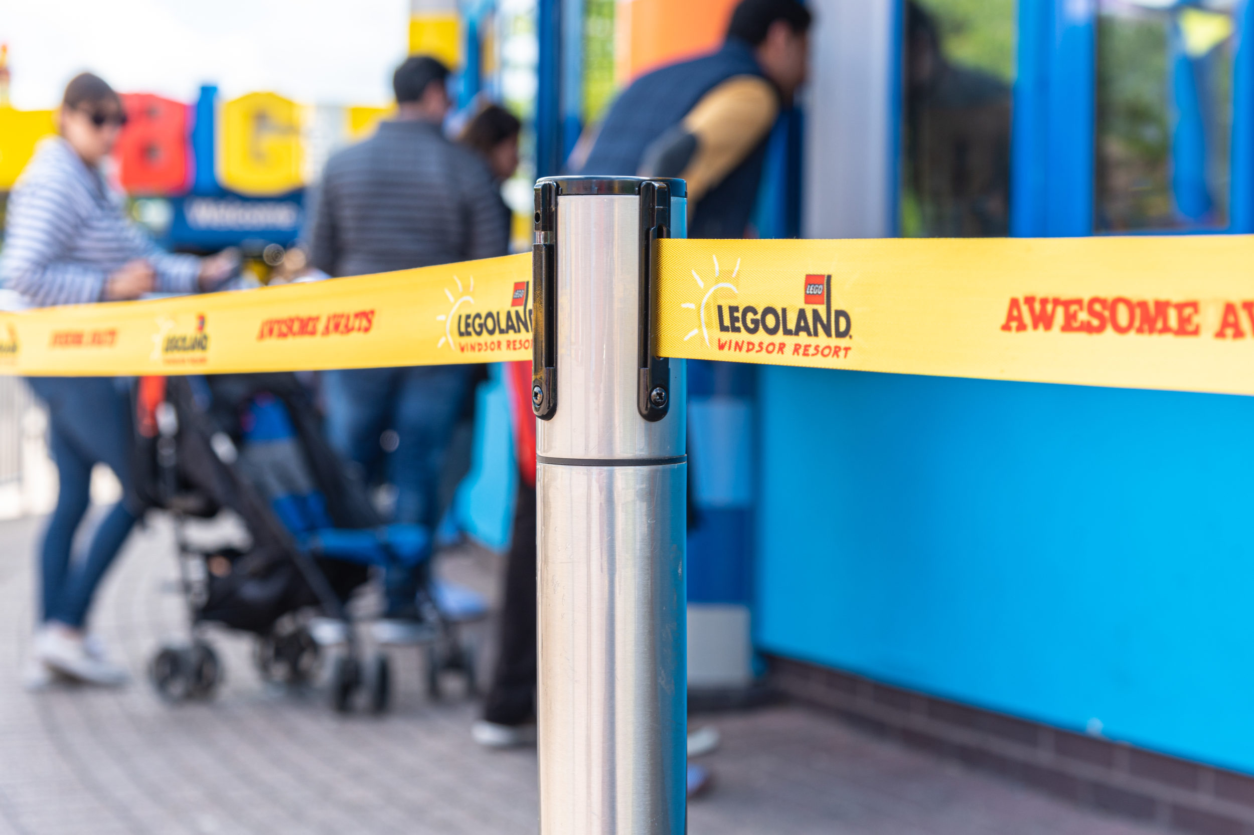 How To Use Custom Printed Safety Barriers And Queue Systems