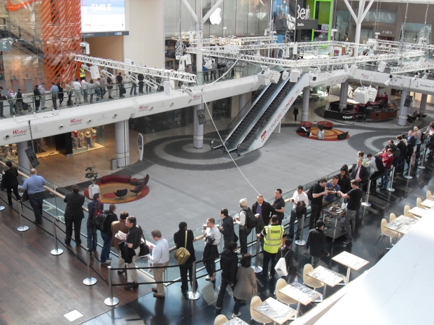 Tensabarrier dual line with black webbing used at Apple iPad launch